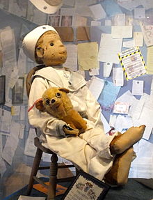 https://en.wikipedia.org/wiki/Robert_(doll)